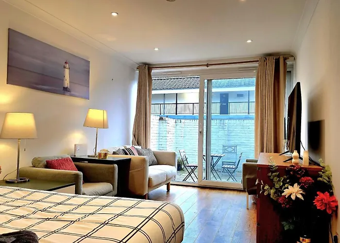 Charming Central London 4 Bedroom Duplex With Private Entrance