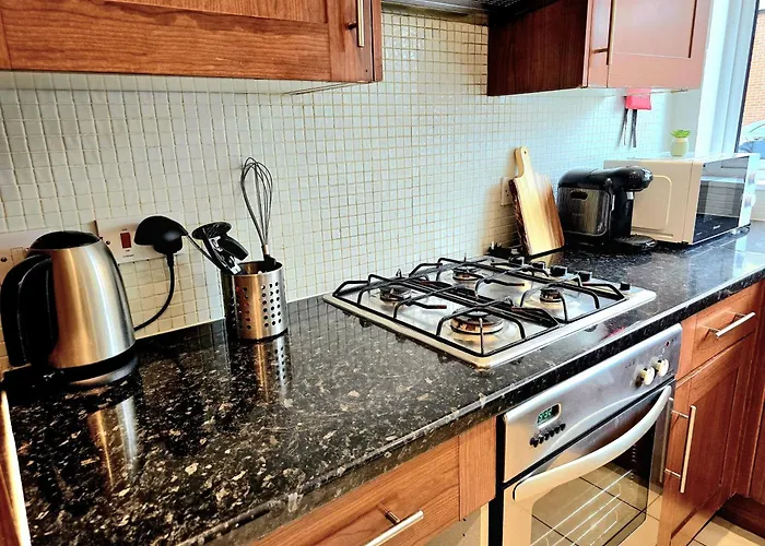 Charming Central London 4 Bedroom Duplex With Private Entrance