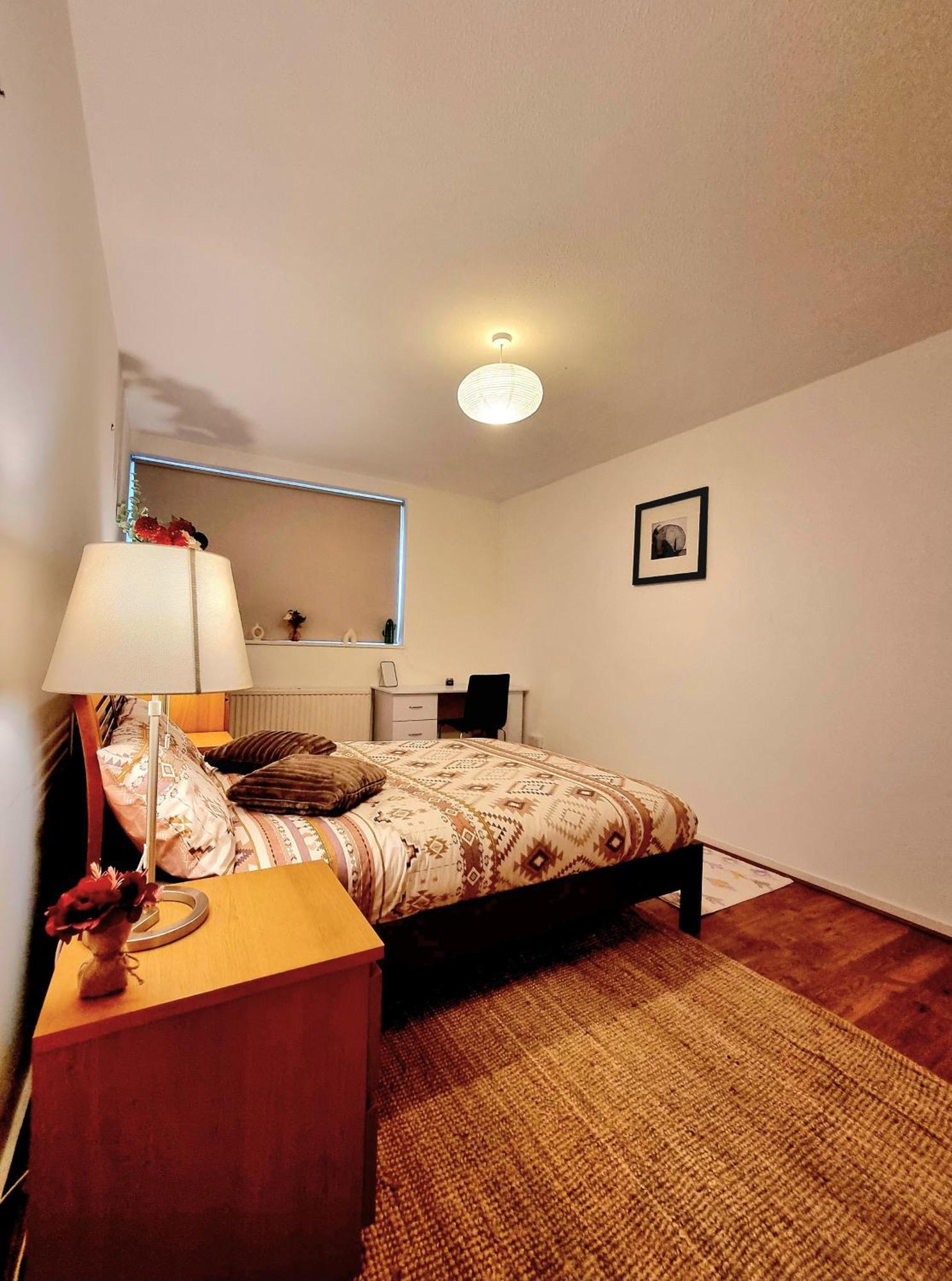 Charming 4 Bedroom Duplex With Private Entrance * London