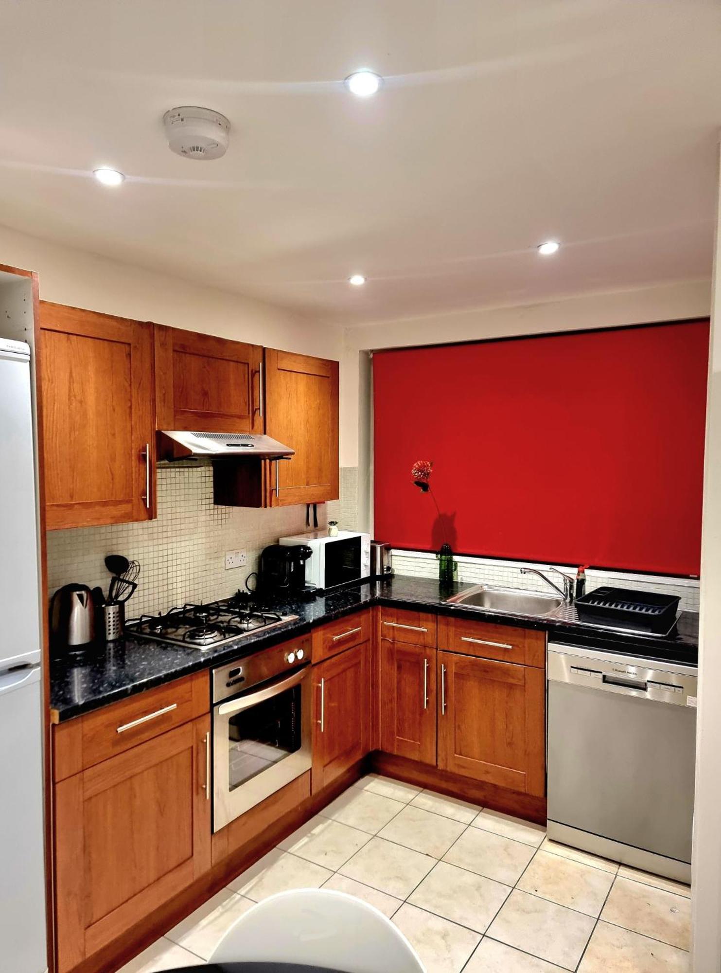 Holiday home Charming 4 Bedroom Duplex With Private Entrance *