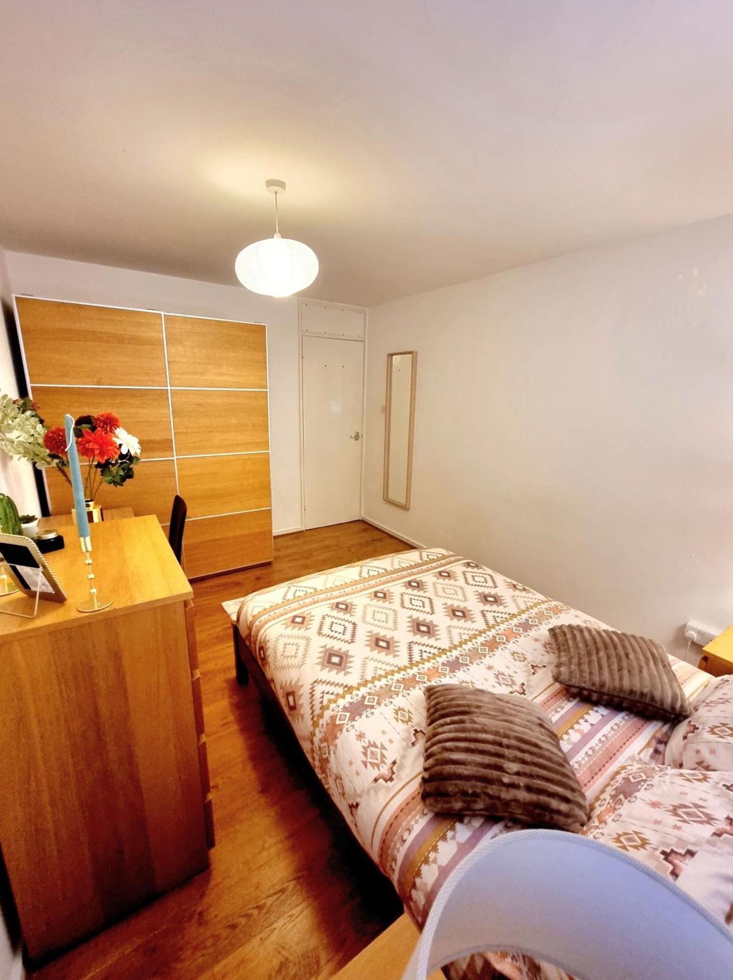 Charming 4 Bedroom Duplex With Private Entrance London