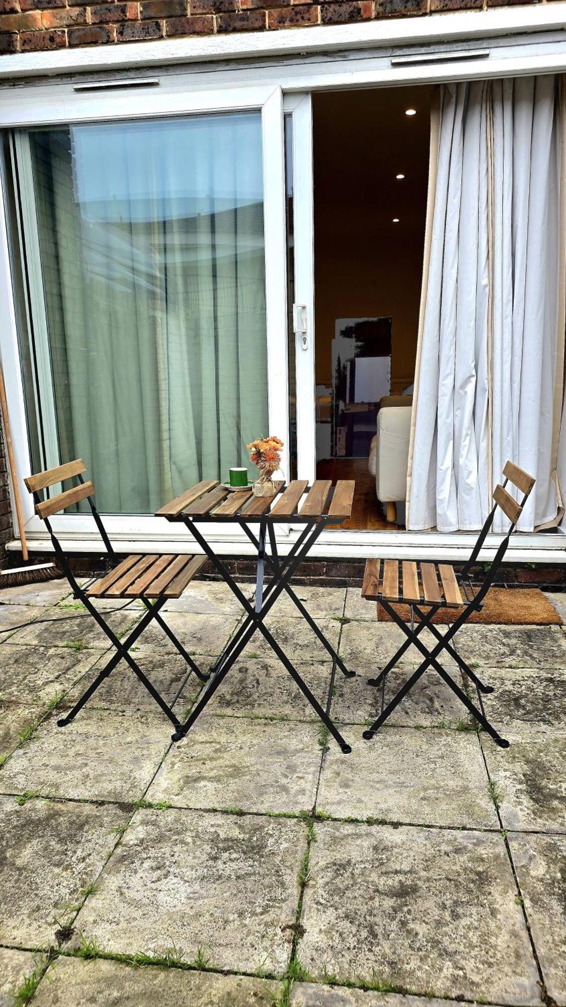 Holiday home Charming 4 Bedroom Duplex With Private Entrance
